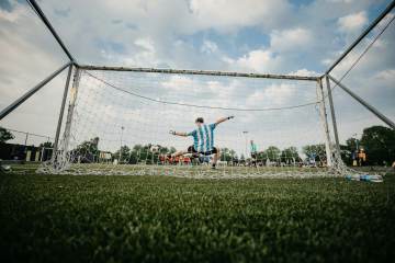 英国首相：一直觉得22年世界杯不对劲，FIFA利用足球敛财（配图示意）